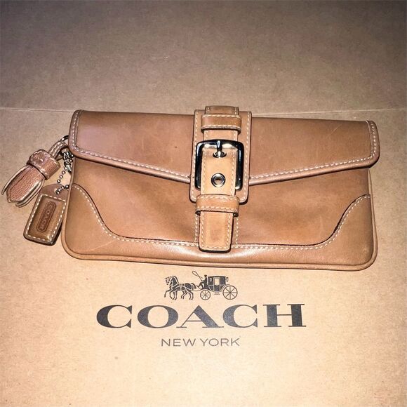 COACH VINTAGE Women's Brown Leather Wristlet Wallet w Tasseled Flap AUTHENTIC - Picture 1 of 3